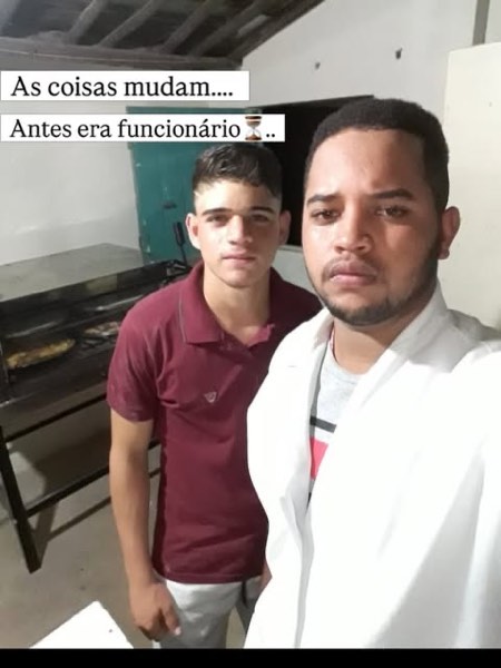Publicação: o Vitor e o time da pizzaria